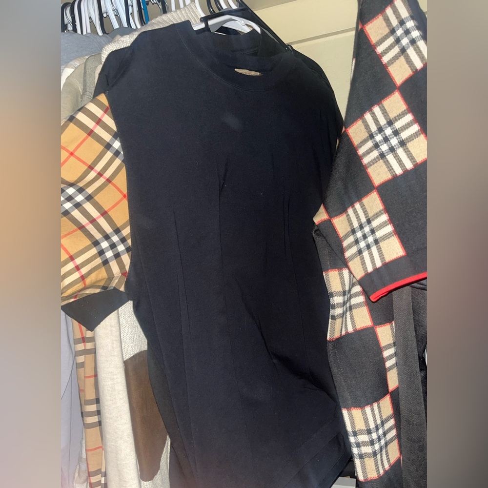 Burberry tee